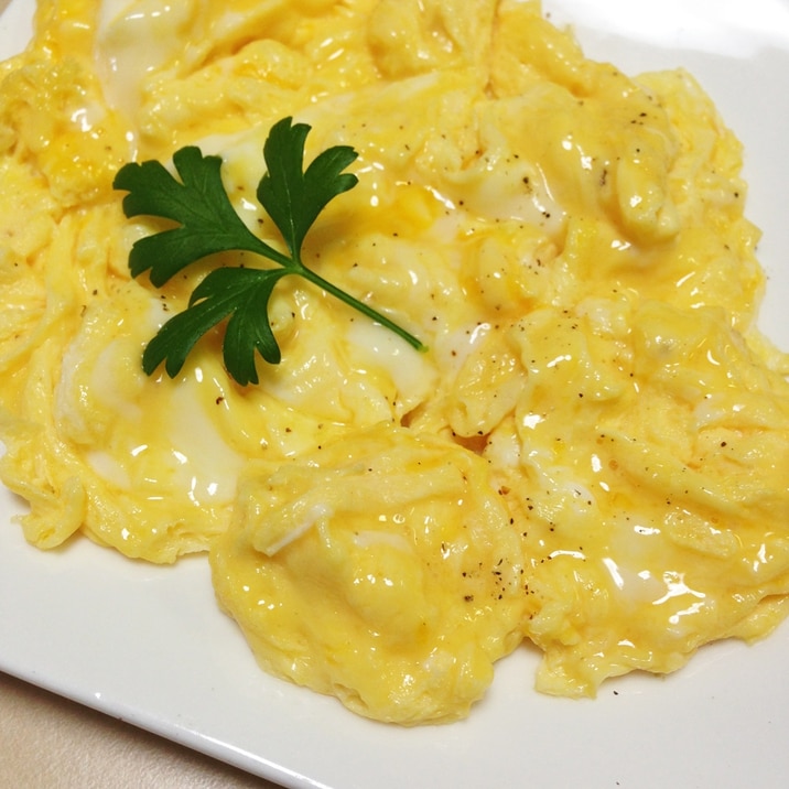 美味しいとろとろスクランブルエッグ レシピ 作り方 By Colokitchen 楽天レシピ 美味しいとろとろスクランブルエッグ レシピ 作り方 By Colokitchen 楽天レシピ